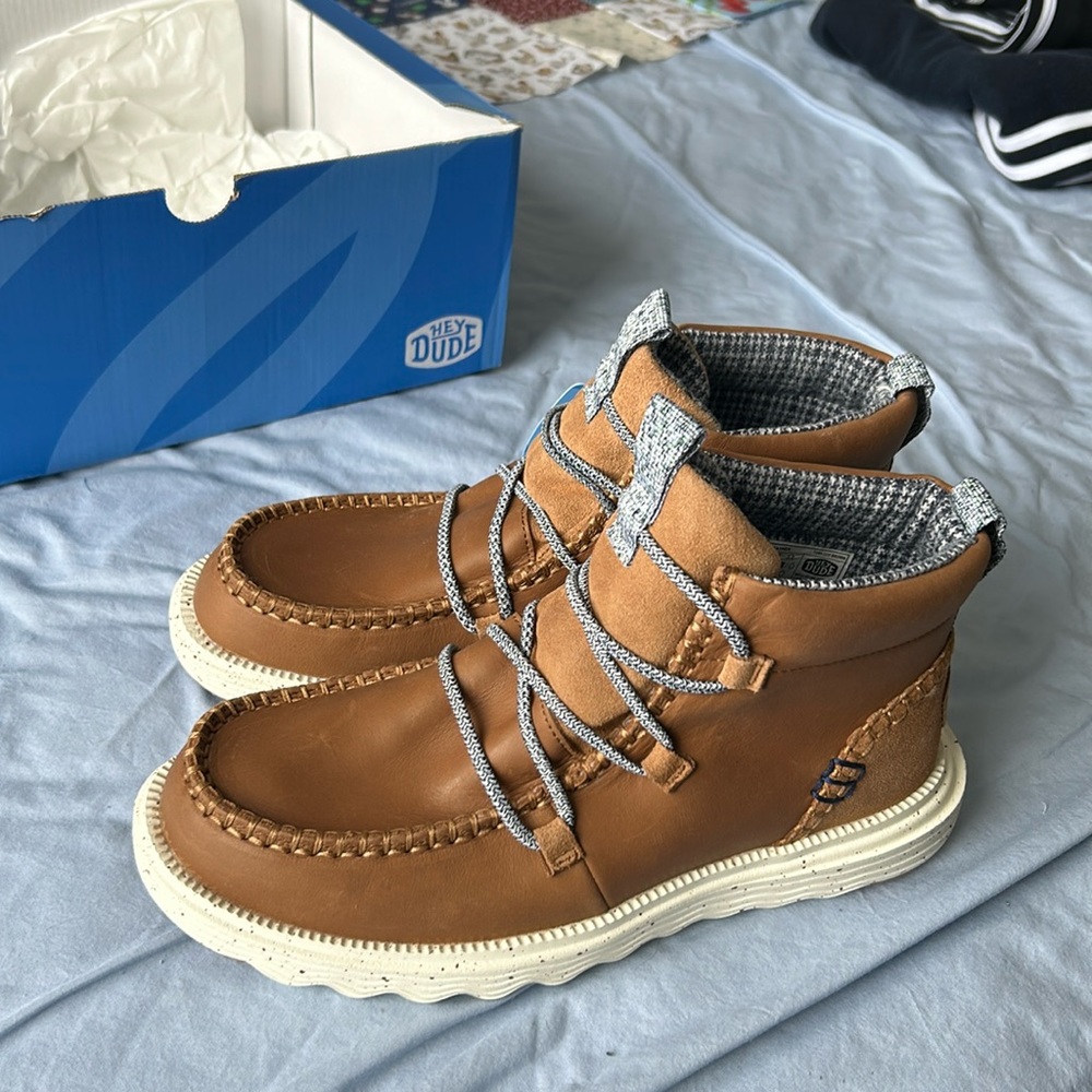 Hey Dude Shoes size 9 womens